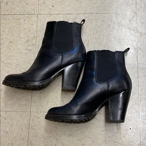 Frye Sabrina Chelsea Bootie